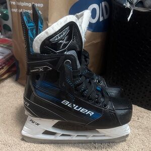 Bauer Kids Ice Skates in Black and Blue 1 Youth worn 1 season